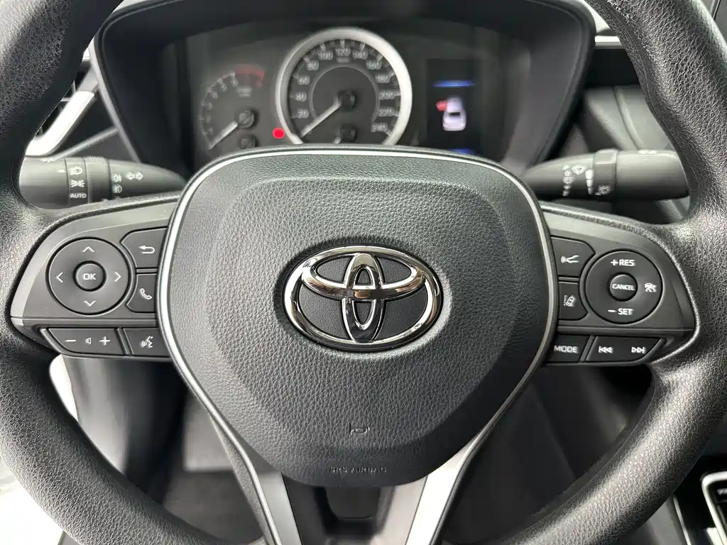 Toyota Corolla 2023 — фото 13
