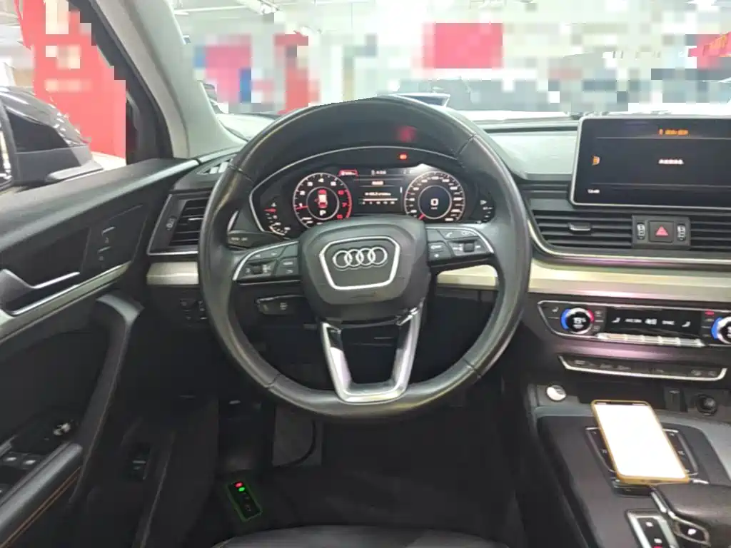 Audi Q5L 2019 — фото 11