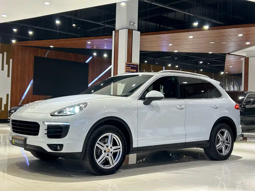 Porsche Cayenne 2016 — фото 1
