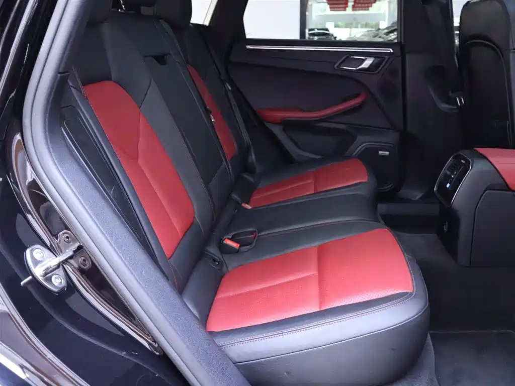 Porsche Macan 2019 — фото 21