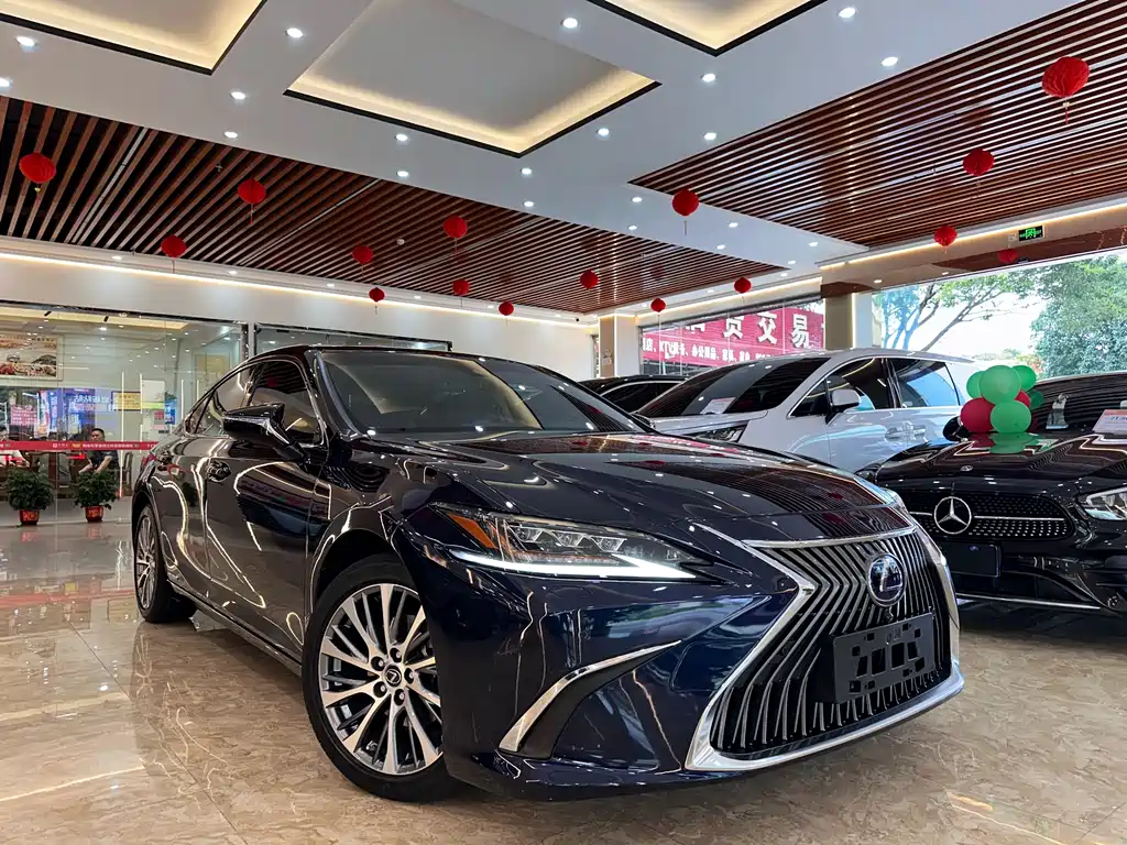 Lexus ES 2019 — фото 3