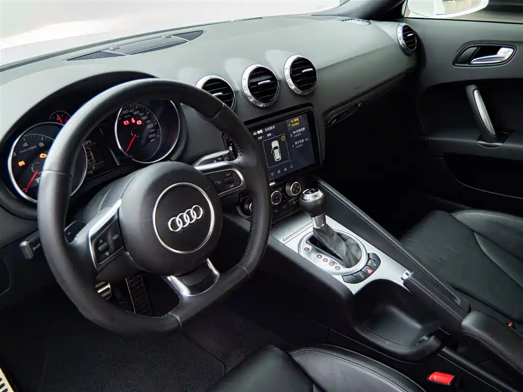 Audi TT 2013 — фото 23
