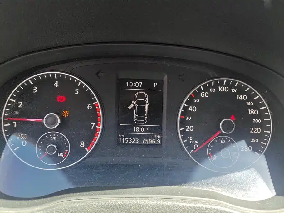 Volkswagen Passat 2015 — фото 14