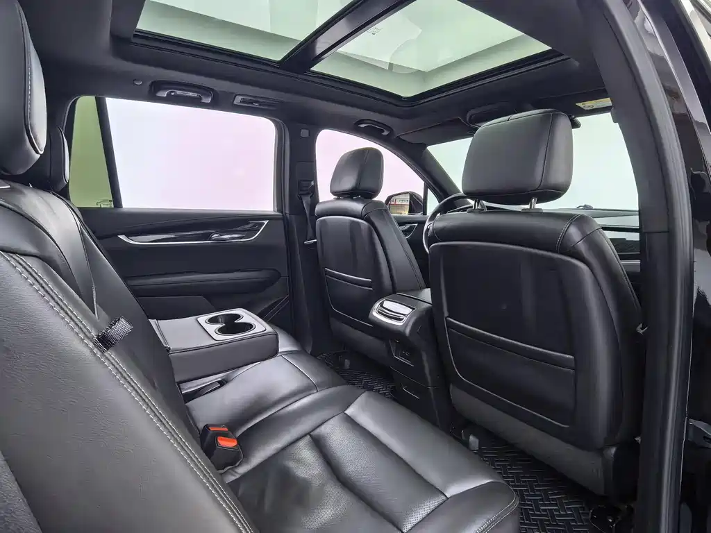 Cadillac XT6 2021 — фото 13