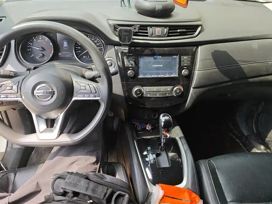 Nissan X-Trail 2018 — фото 12