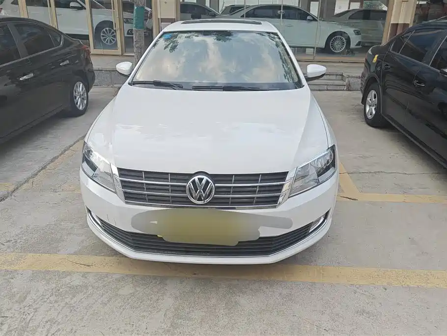 Volkswagen Lavida 2015