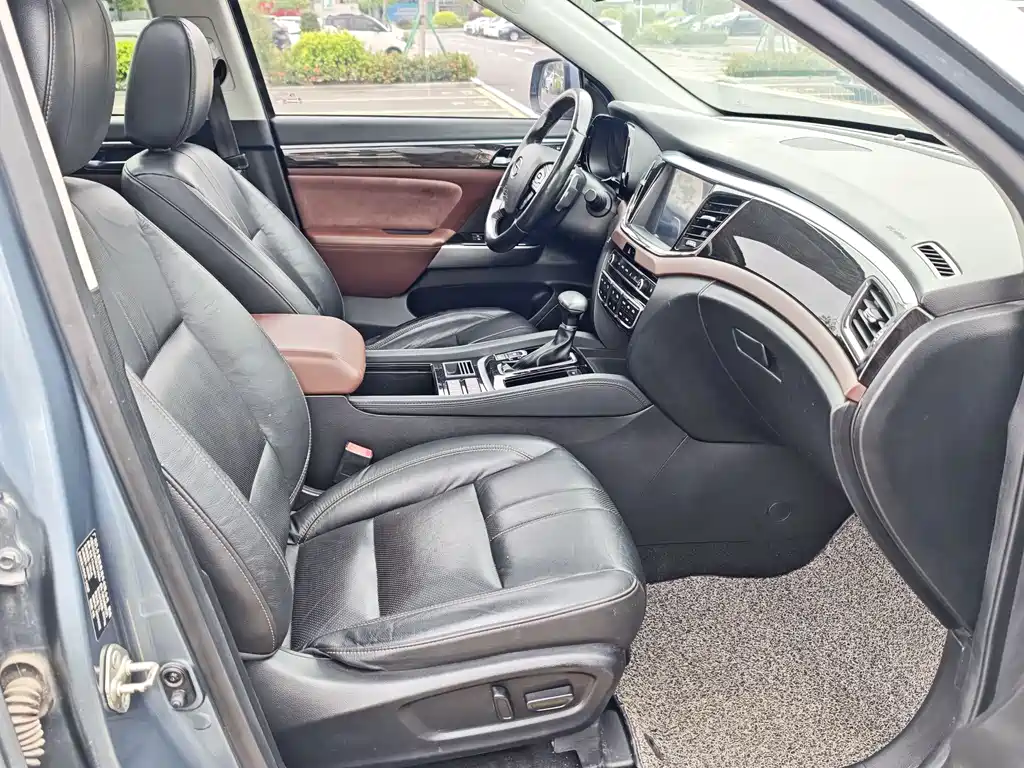 GAC Motor Trumpchi GS8 2017 — фото 18