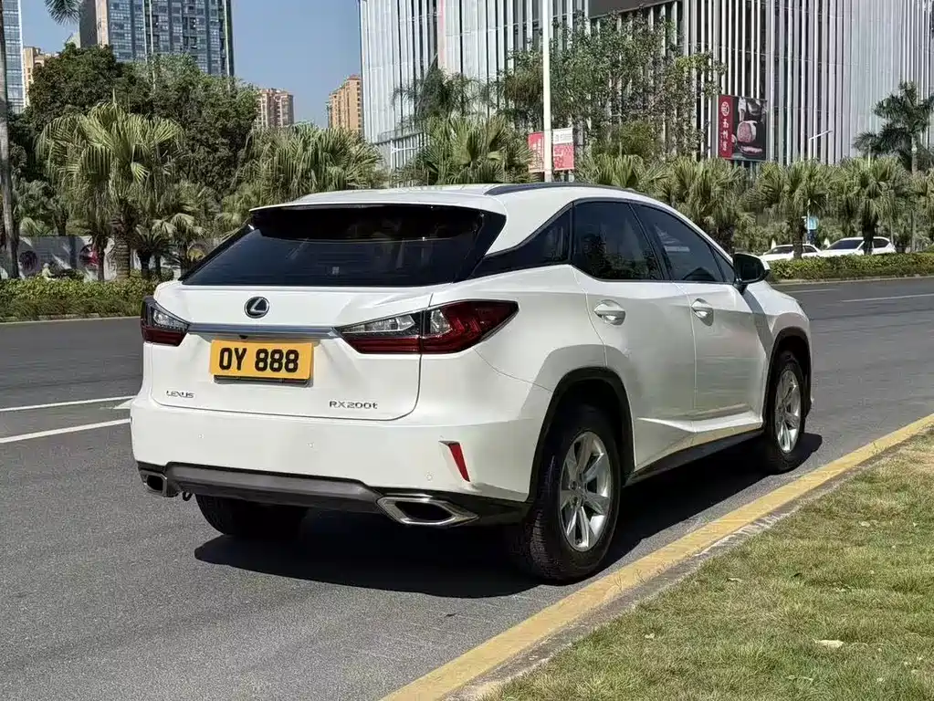 Lexus RX 2017 — фото 11
