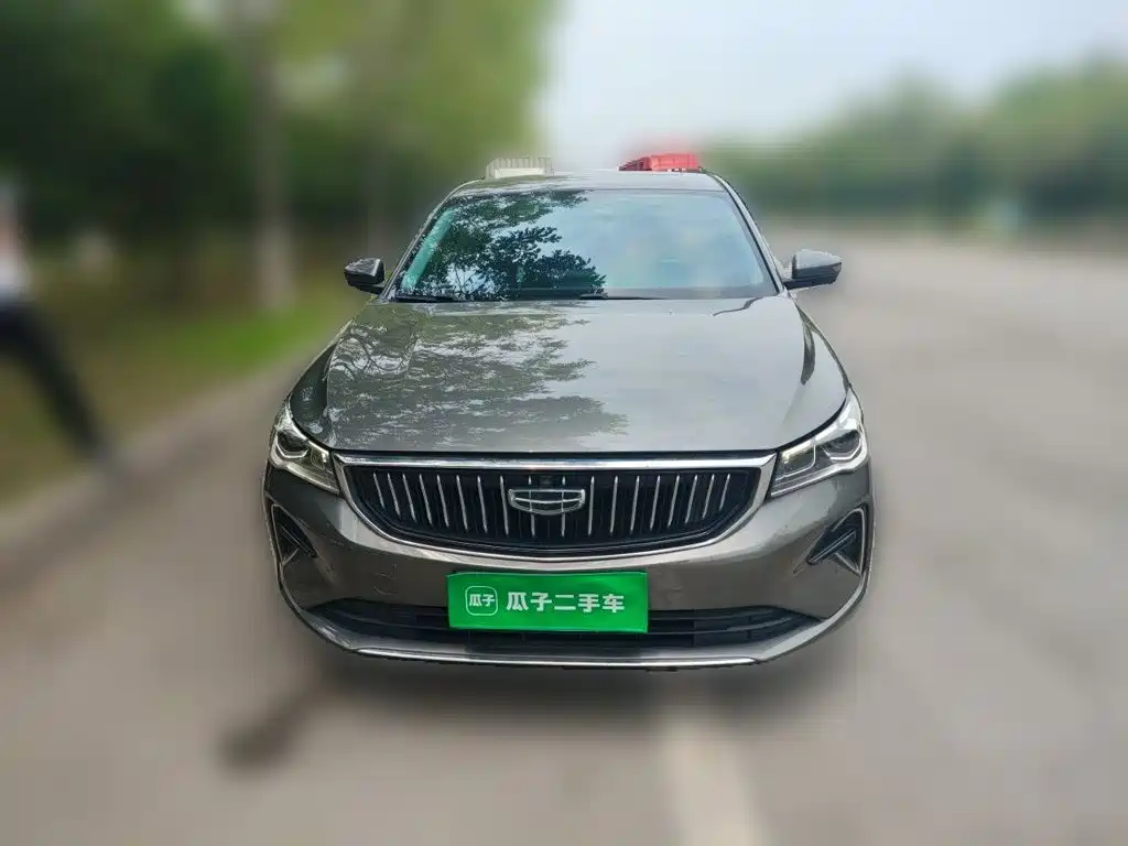 Geely Emgrand 2022