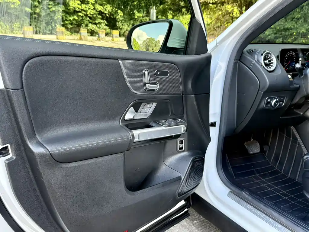 Mercedes-Benz GLB 2020