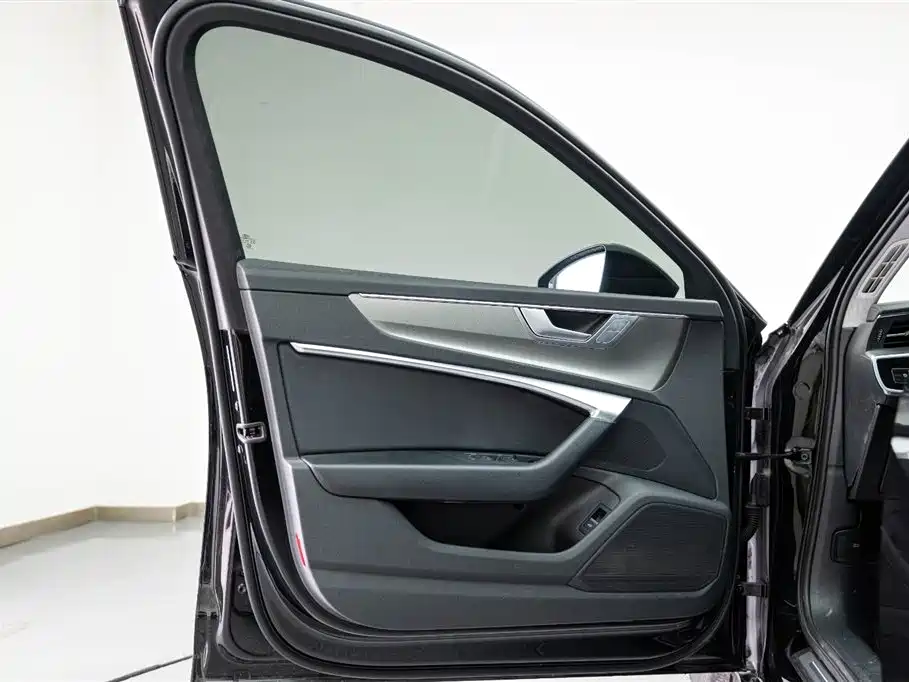 Audi A6L 2023 — фото 10