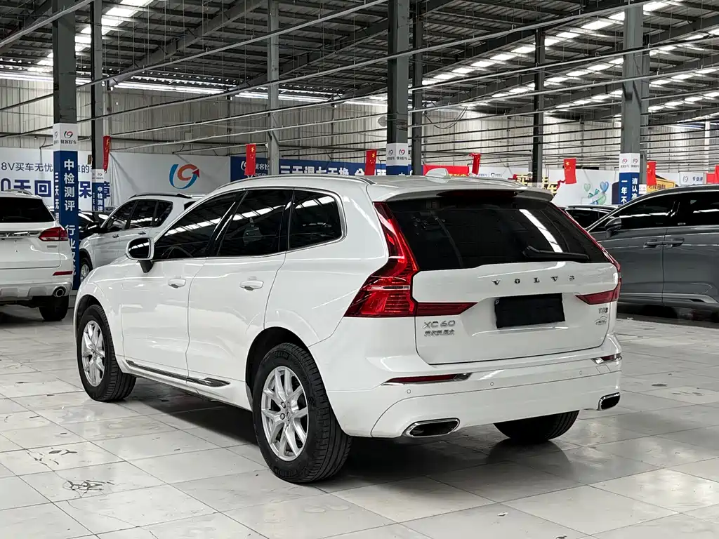 Volvo XC60 2021 — фото 14