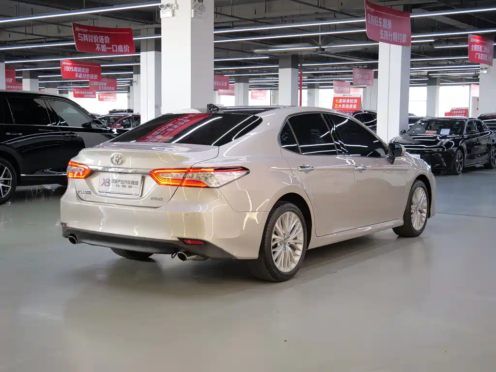 Toyota Camry 2021