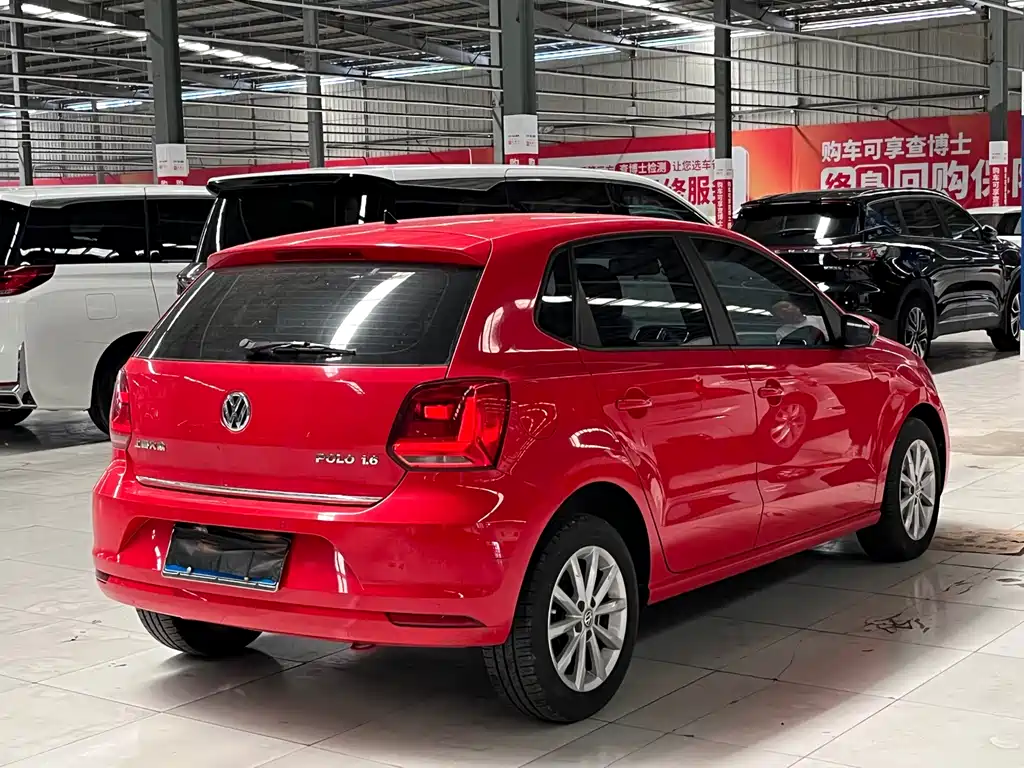 Volkswagen Polo 2015 — фото 14