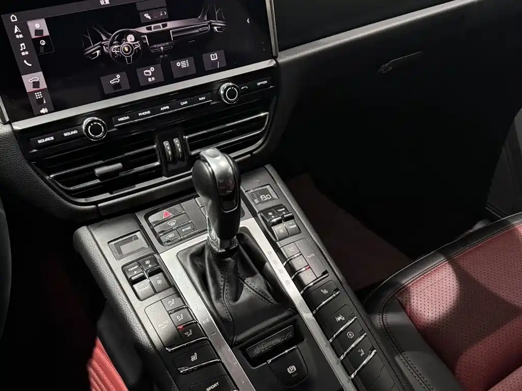 Porsche Macan 2019 — фото 13