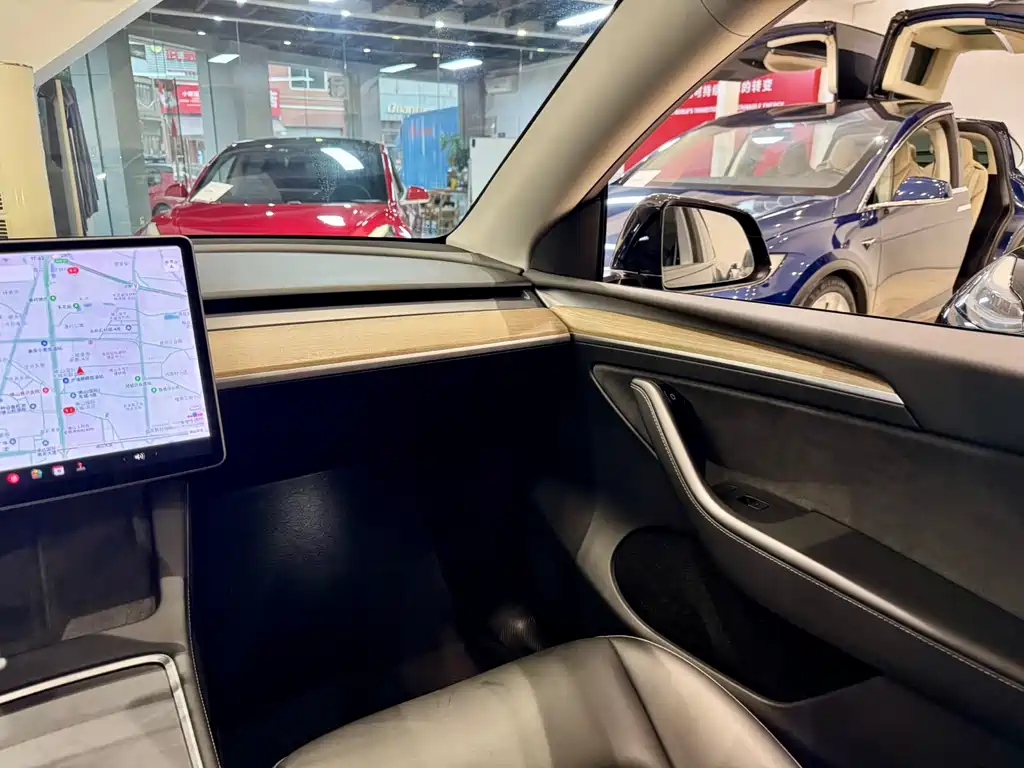 Tesla Model Y 2021 — фото 10