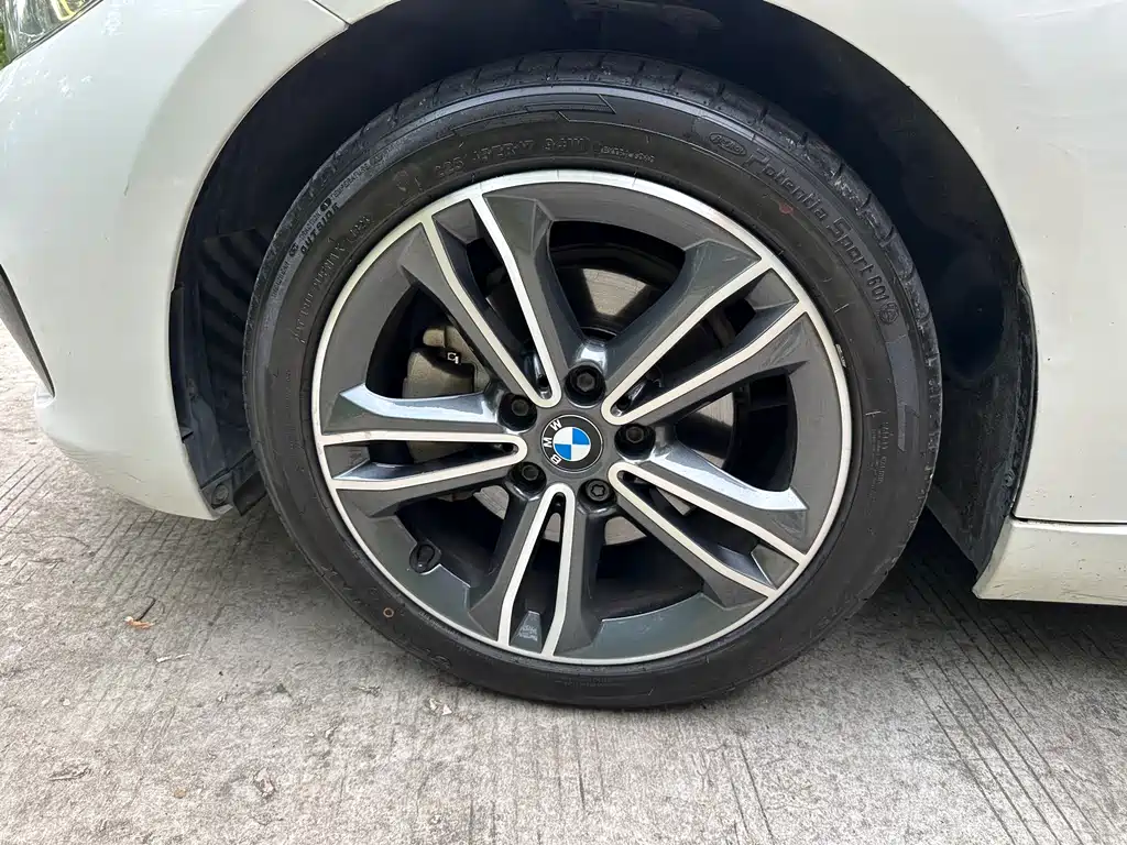 BMW 1 Series 2018 — фото 21