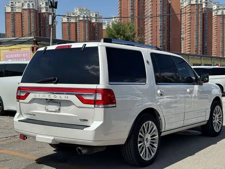 Lincoln Navigator 2016 — фото 2