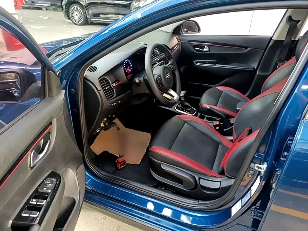 Kia KX Cross 2018 — фото 16