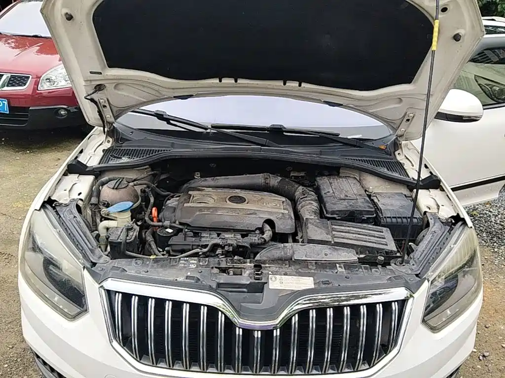 Skoda Yeti 2015 — фото 20