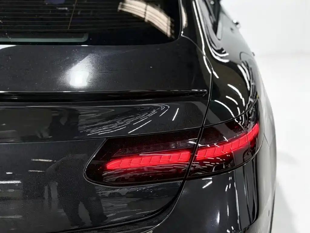 Mercedes-Benz E-Class 2021 — фото 11