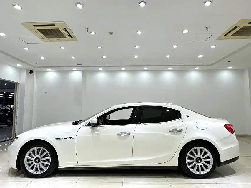 Maserati Ghibli 2016 — фото 9