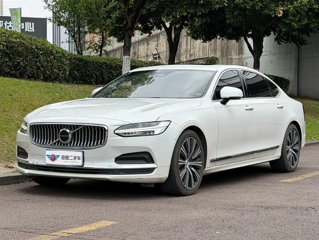 Volvo S90 2022 — фото 1