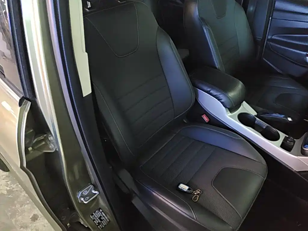 Ford Kuga 2016 — фото 25