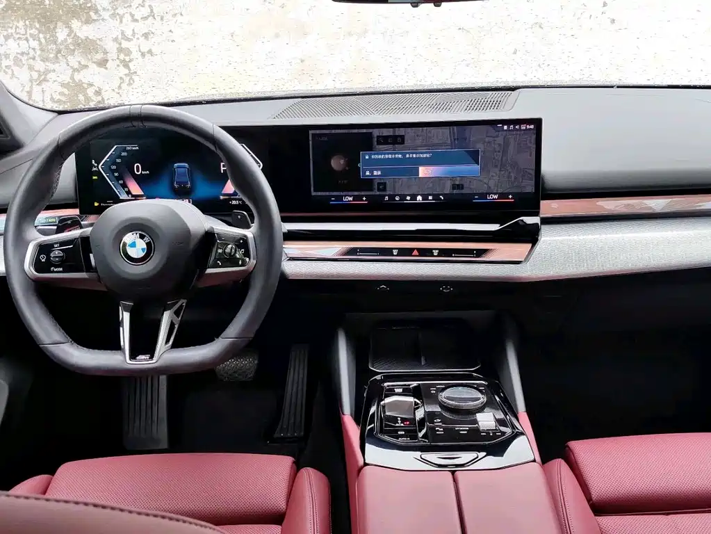BMW 5 Series 2025 — фото 8