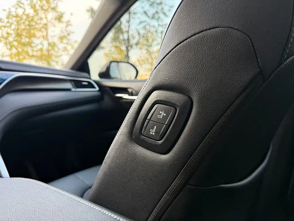 Toyota Camry 2021 — фото 15
