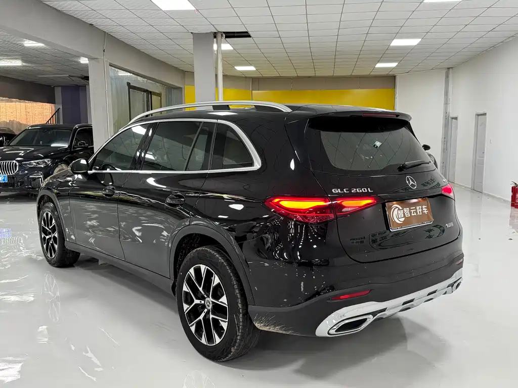 Mercedes-Benz GLC 2025