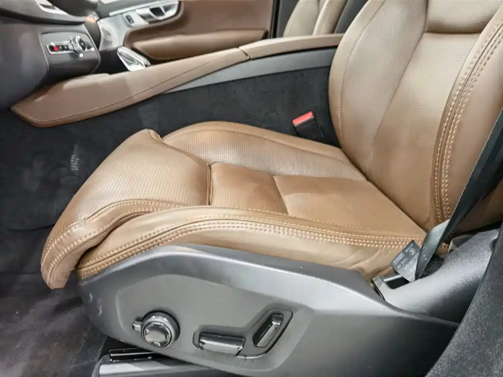 Volvo XC90 2022 — фото 20