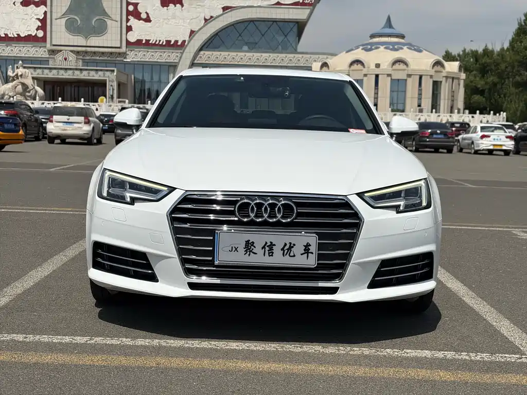 Audi A4L 2018 — фото 2