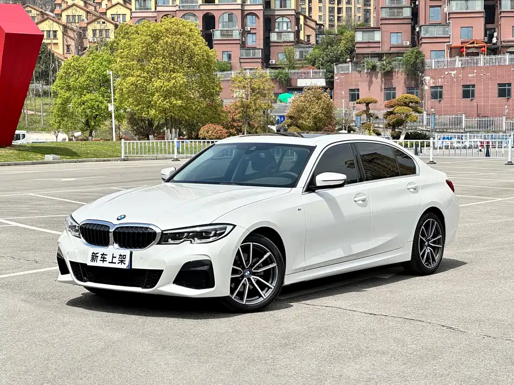 BMW 3 Series 2022 — фото 1