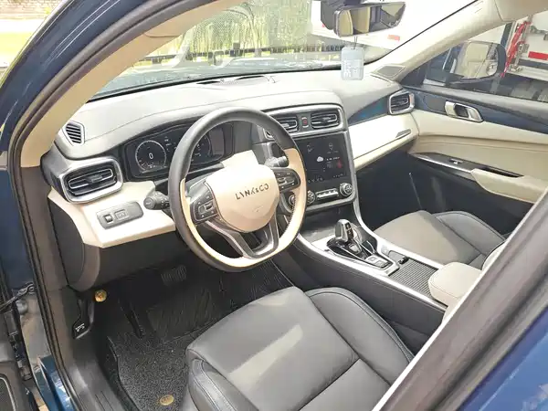 Lynk & Co 01 2019