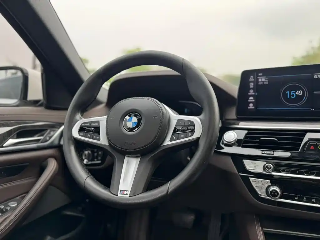 BMW 5 Series New Energy 2021 — фото 13