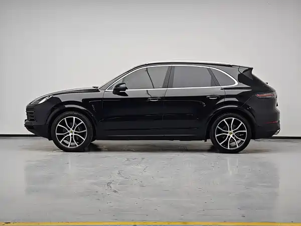 Porsche Cayenne 2021