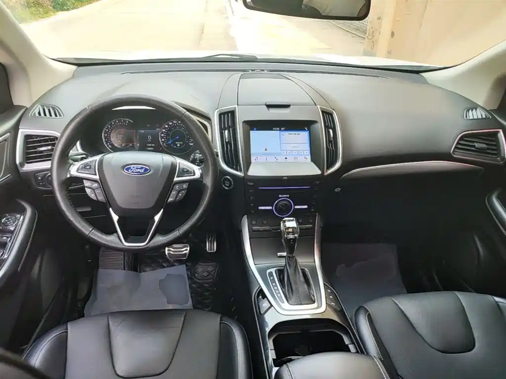 Ford Edge 2017 — фото 10