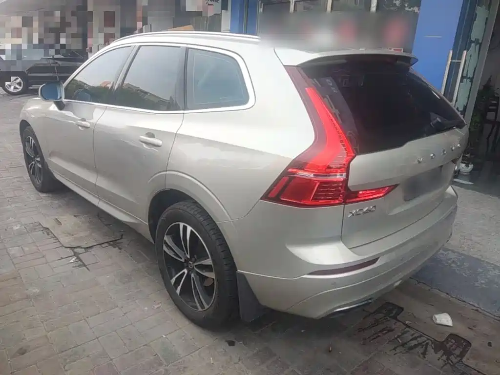 Volvo XC60 2019 — фото 23