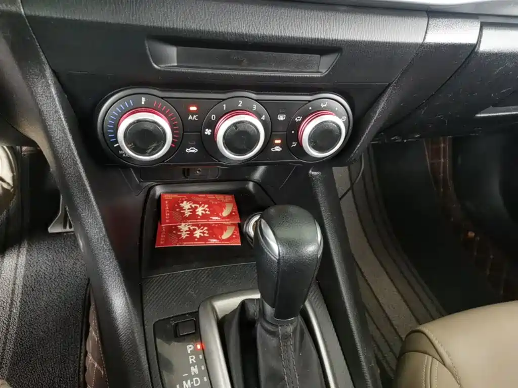 Mazda 3 Axela 2019 — фото 14