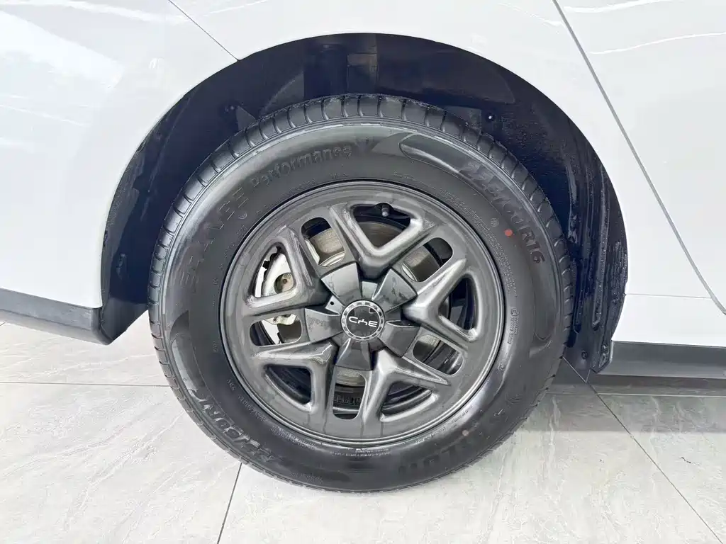 BYD Seal 05 DM-i 2025 — фото 21