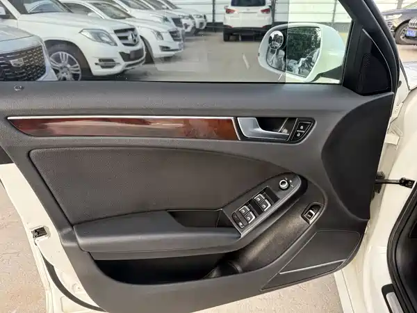 Audi A4L 2014