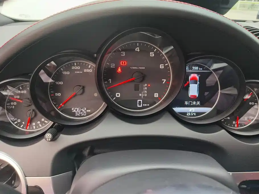 Porsche Cayenne 2015 — фото 14