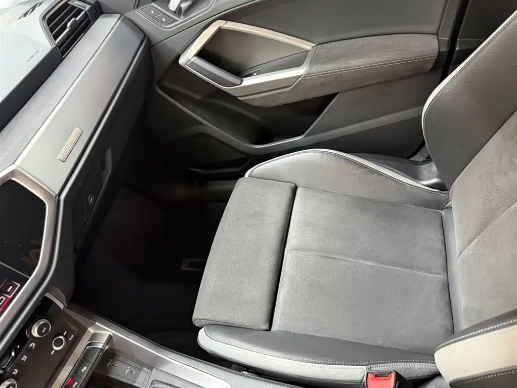 Audi Q3 2023 — фото 13