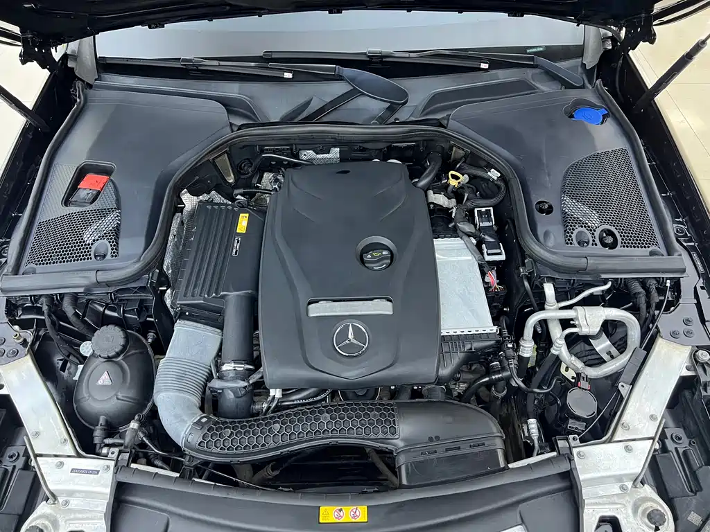 Mercedes-Benz E-Class 2017 — фото 12
