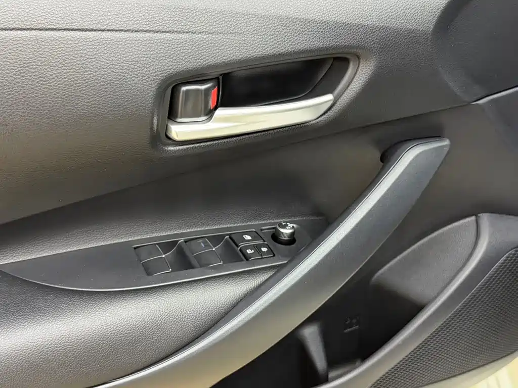 Toyota Corolla 2023 — фото 10