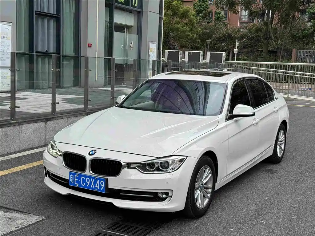 BMW 3 Series 2015 — фото 1
