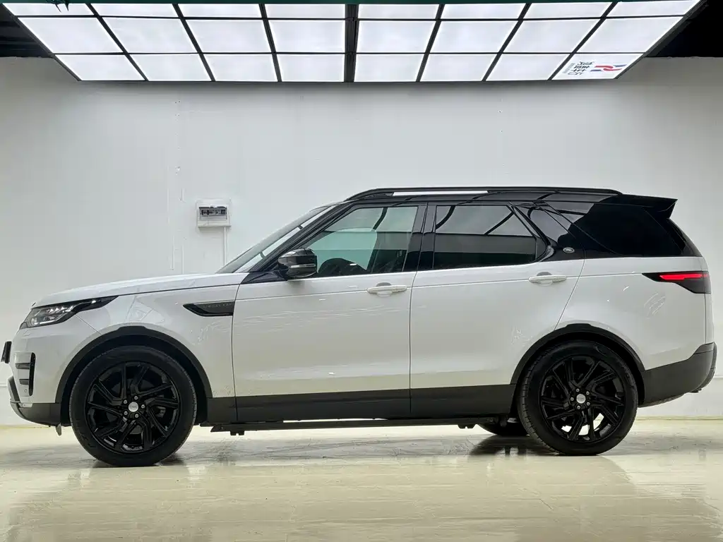 Land Rover Discovery 2018 — фото 3
