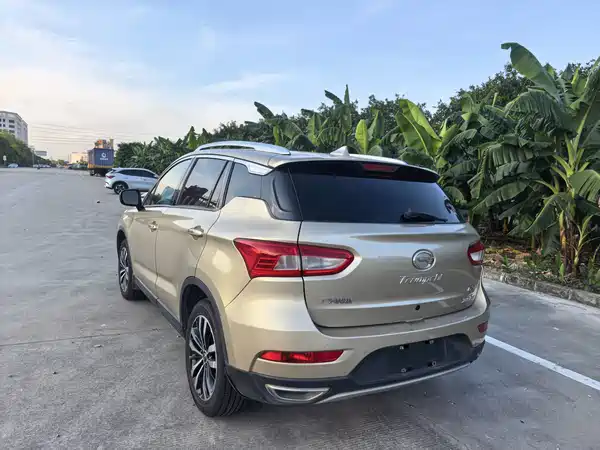 GAC Trumpchi GS4 2015