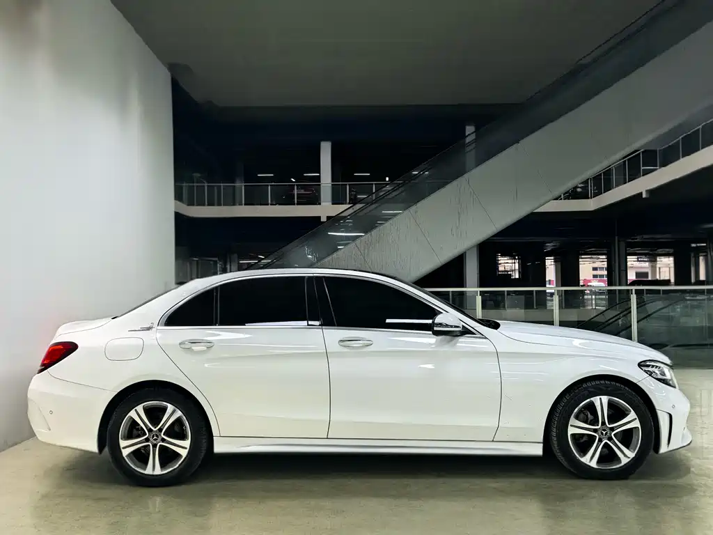 Mercedes-Benz C-Class 2021